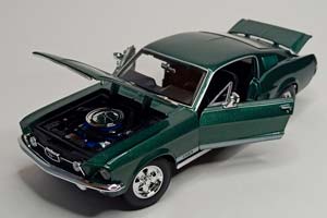 FORD MUSTANG FASTBACK 1967 BLACK MAISTO 1:18 — фото 2
