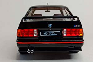BMW M3 E30 SPORT EVO BLACK 1:18 SOLIDO — фото 3