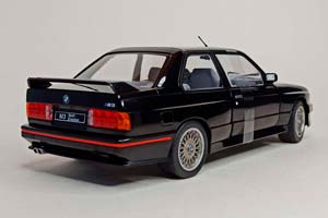 BMW M3 E30 SPORT EVO BLACK 1:18 SOLIDO — фото 4