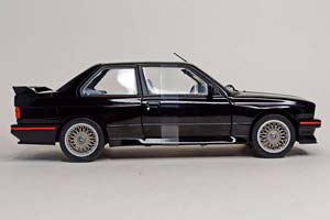BMW M3 E30 SPORT EVO BLACK 1:18 SOLIDO — фото 6