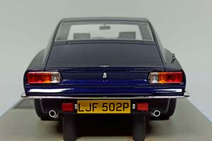 ASTON MARTIN LAGONDA SALOON 1974 BLUE 1:18 — фото 4