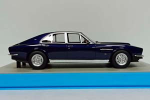 ASTON MARTIN LAGONDA SALOON 1974 BLUE 1:18 — фото 6