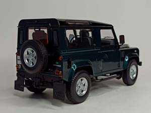 LAND ROVER DEFENDER 90 GREEN 1:18 KYOSHO — фото 5
