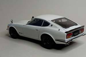 NISSAN FAIRLADY Z (S30) WHITE KYOSHO 1:18 — фото 5