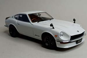 NISSAN FAIRLADY Z (S30) WHITE KYOSHO 1:18 — фото 8