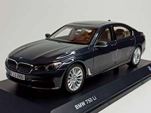 BMW 750 LI (G12) SOPHISTO GREY 1:18 ДИЛЕР