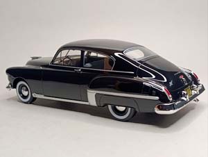OLDSMOBILE ROCKET 88 BOS MODELS 1:18 — фото 3