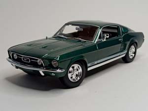 FORD MUSTANG GTA FASTBACK 1967 MAISTO 1:18