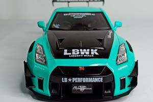 NISSAN GT-R R35 LB WALK SOLIDO 1:18 — фото 8
