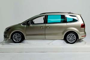 VW VOLKSWAGEN SHARAN 2010 SILVER MINICHAMPS 1:18 — фото 3