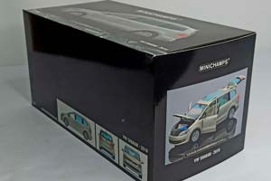 VW VOLKSWAGEN SHARAN 2010 SILVER MINICHAMPS 1:18 — фото 2