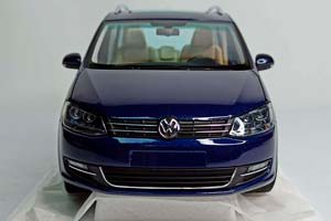 VW VOLKSWAGEN SHARAN BLUE 2010 MINICHAMPS 1:18 — фото 10