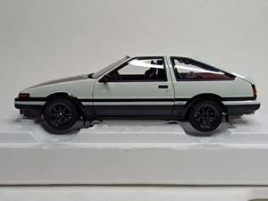 TOYOTA SPRINTER TRUENO (AE86) 1:18 AUTOART — фото 3
