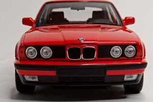 BMW 535I E34 1988 RED 1:18 MINICHAMPS — фото 3