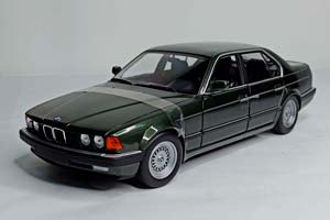BMW 730I E32 1988 GREEN MINICHAMPS 1:18