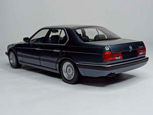 BMW 730I E32 1986 GREY 1:18 MINICHAMPS — фото 4