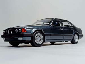 BMW 730I E32 1986 GREY 1:18 MINICHAMPS — фото 9