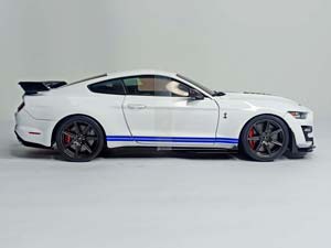 FORD MUSTANG SHELBY GT500 FAST TRACK 1:18 SOLIDO — фото 6