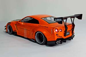 NISSAN GT-R R35 LB WALK SOLIDO 1:18 — фото 4
