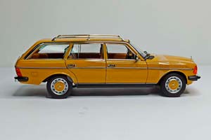 MERCEDES 200 W123 S123 T-MODEL 1982 1:18 — фото 6