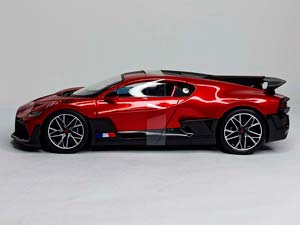 BUGATTI DIVO RED 1:18 BBURAGO — фото 3