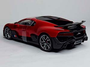 BUGATTI DIVO RED 1:18 BBURAGO — фото 4