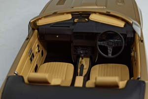 TRIUMPH TR-7 DNC GOLD BOS MODELS 1:18 — фото 6