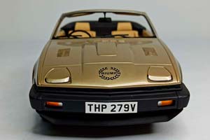 TRIUMPH TR-7 DNC GOLD BOS MODELS 1:18 — фото 7