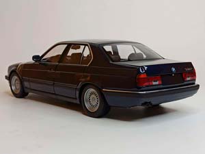 BMW 730I 1986 BLUE (E32) 1:18 MINICHAMPS — фото 3