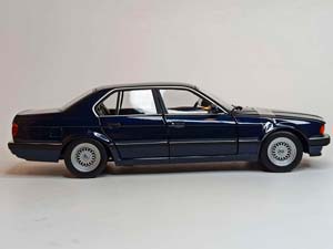BMW 730I 1986 BLUE (E32) 1:18 MINICHAMPS — фото 6