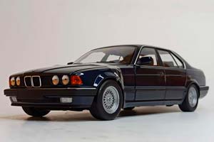 BMW 730I 1986 BLUE (E32) 1:18 MINICHAMPS — фото 9