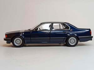 BMW 730I 1986 BLUE (E32) 1:18 MINICHAMPS — фото 2