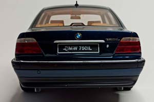 BMW 750IL E38 СИНИЙ OTTOMOBILE 1:18 — фото 4