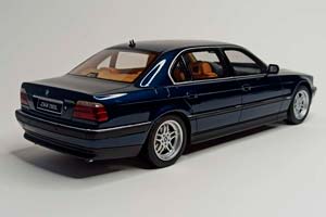 BMW 750IL E38 СИНИЙ OTTOMOBILE 1:18 — фото 5