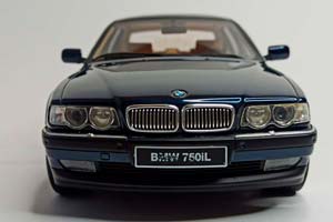 BMW 750IL E38 СИНИЙ OTTOMOBILE 1:18 — фото 7