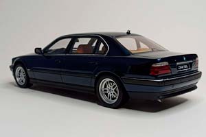 BMW 750IL E38 СИНИЙ OTTOMOBILE 1:18 — фото 2