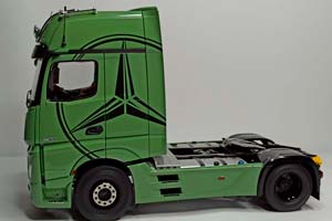 MERCEDES ACTROS GIGASPACE 4X2 2018 NZG 1:18 — фото 10