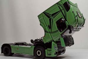MERCEDES ACTROS GIGASPACE 4X2 2018 NZG 1:18 — фото 3