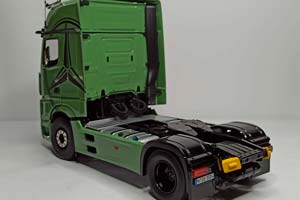 MERCEDES ACTROS GIGASPACE 4X2 2018 NZG 1:18 — фото 7
