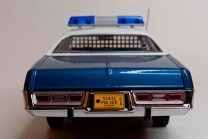 PLYMOUTH FURY ARKANSAS POLICE 1975 GREENLIGHT 1:18 — фото 5