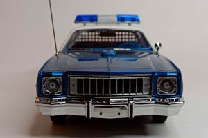 PLYMOUTH FURY ARKANSAS POLICE 1975 GREENLIGHT 1:18 — фото 7