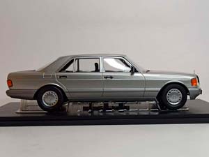 MERCEDES 560SEL S CLASS W126 1985 1:18 I-SCALE — фото 6