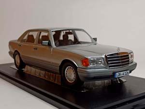 MERCEDES 560SEL S CLASS W126 1985 1:18 I-SCALE — фото 7