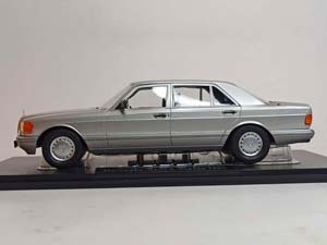 MERCEDES 560SEL S CLASS W126 1985 1:18 I-SCALE — фото 2