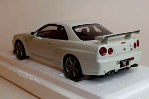 NISSAN SKYLINE GT-R (R34) V-SPEC II AUTOART 1:18 — фото 3