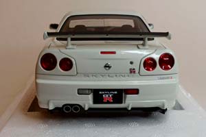 NISSAN SKYLINE GT-R (R34) V-SPEC II AUTOART 1:18 — фото 4
