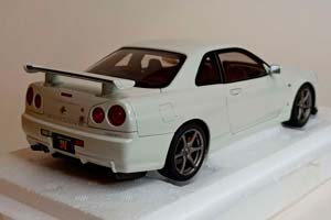 NISSAN SKYLINE GT-R (R34) V-SPEC II AUTOART 1:18 — фото 5