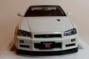 NISSAN SKYLINE GT-R (R34) V-SPEC II AUTOART 1:18 — фото 8