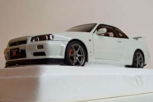 NISSAN SKYLINE GT-R (R34) V-SPEC II AUTOART 1:18 — фото 9