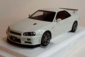 NISSAN SKYLINE GT-R (R34) V-SPEC II AUTOART 1:18